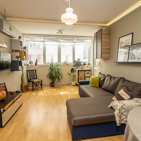 Tsar Guitar Aprt / Metro Station Apartment Sofia Exterior photo